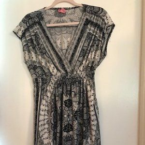 XL BLACK AND WHITE DRESS